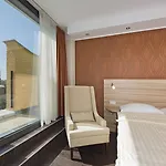 Leonardo Boutique Center 4* لينتز