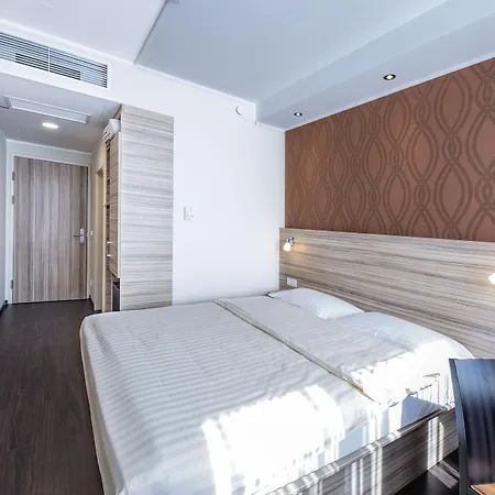 Leonardo Boutique Center 4* Linz