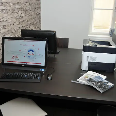 Leonardo Boutique Center