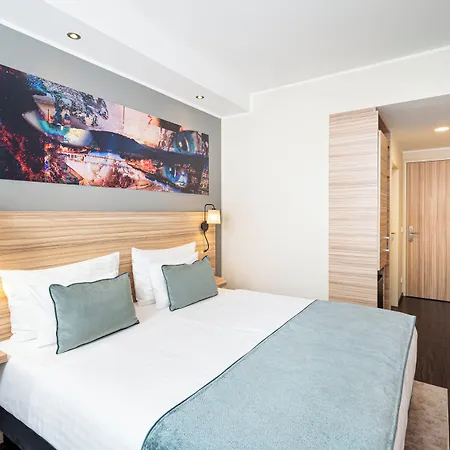 Hotel Leonardo Boutique Center