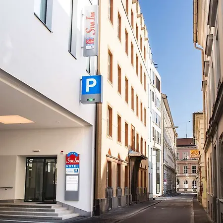 Leonardo Boutique Center Hotel 4*