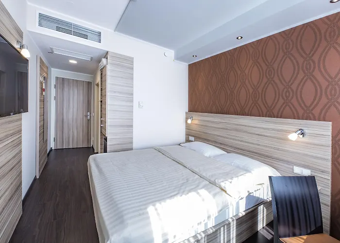 Leonardo Boutique Center 4* لينتز