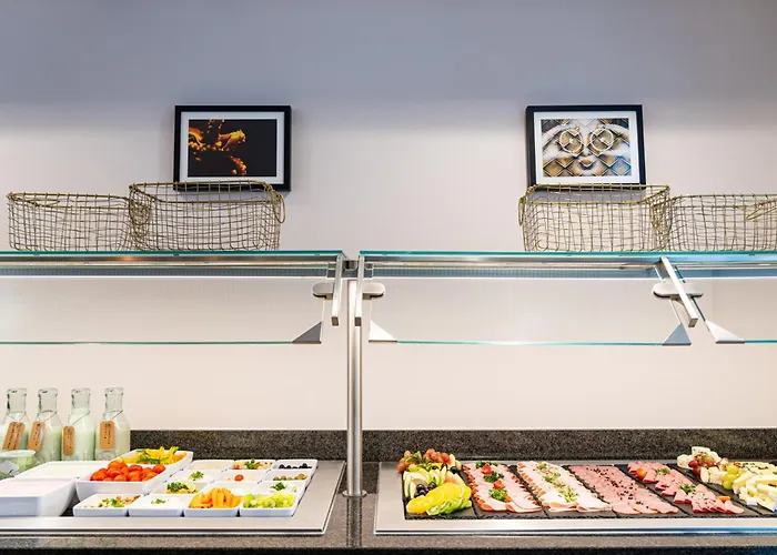 Leonardo Boutique Center