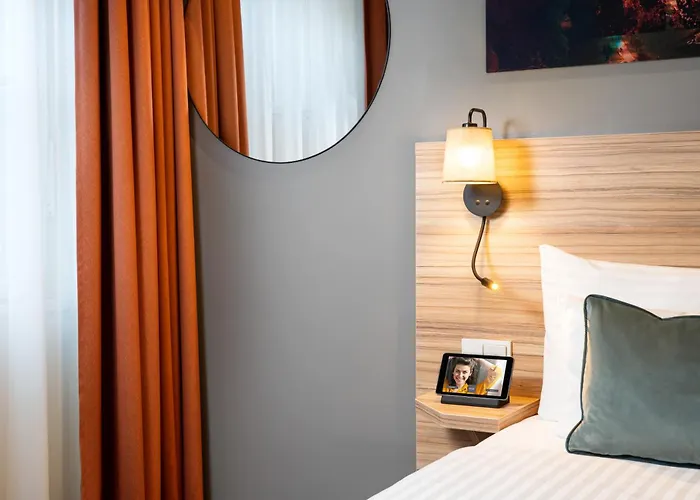 Leonardo Boutique Center Hotel