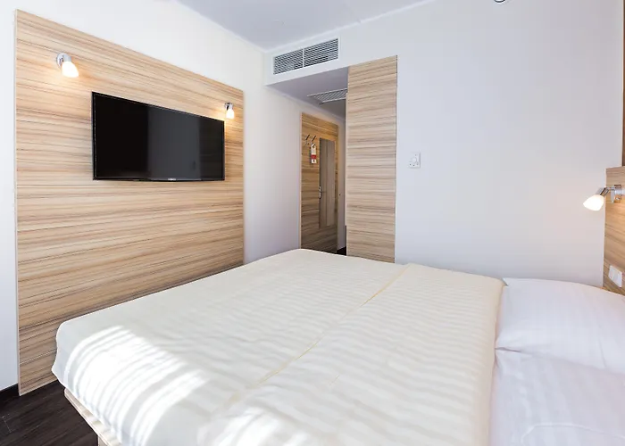 فندق Leonardo Boutique Center 4*