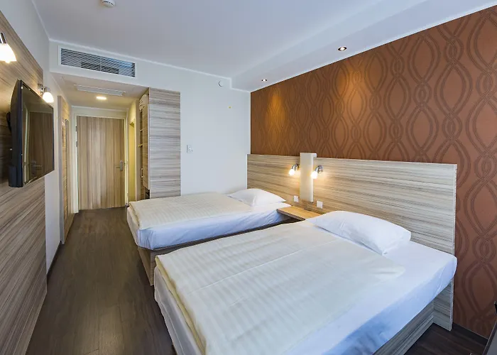 Leonardo Boutique Center فندق 4*