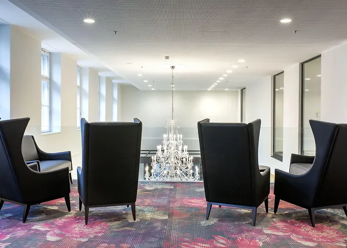 Leonardo Boutique Center لينتز