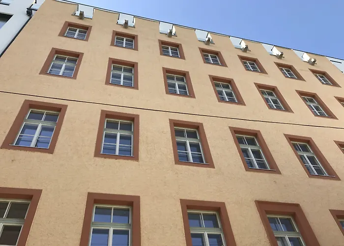 Leonardo Boutique Center Linec