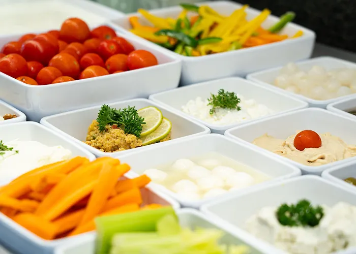 Leonardo Boutique Center فندق