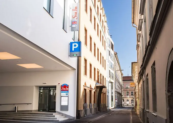 Leonardo Boutique Center Hotel 4*