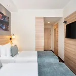 Ξενοδοχείο Leonardo Boutique Center 4*
