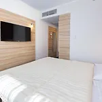 Ξενοδοχείο Leonardo Boutique Center 4*