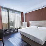 Ξενοδοχείο Leonardo Boutique Center 4*