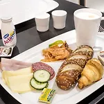 Ξενοδοχείο Leonardo Boutique Center 4*