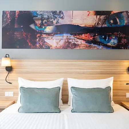 Leonardo Boutique Center ホテル 4*