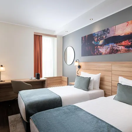 ホテル Leonardo Boutique Center 4*