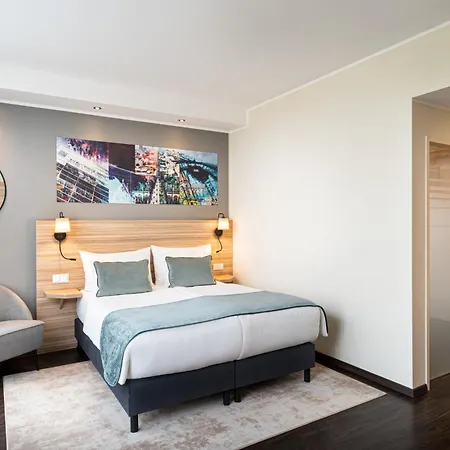 Leonardo Boutique Center 4*