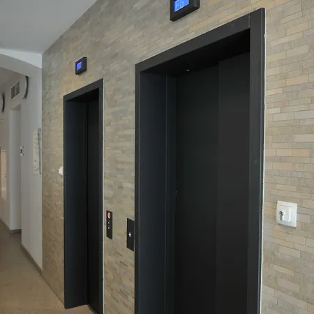 Hotel Leonardo Boutique Center Linec