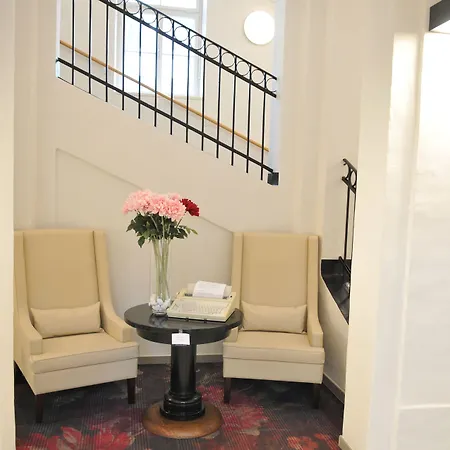 Hotel Leonardo Boutique Center
