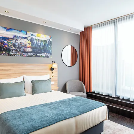 Hotel Leonardo Boutique Center
