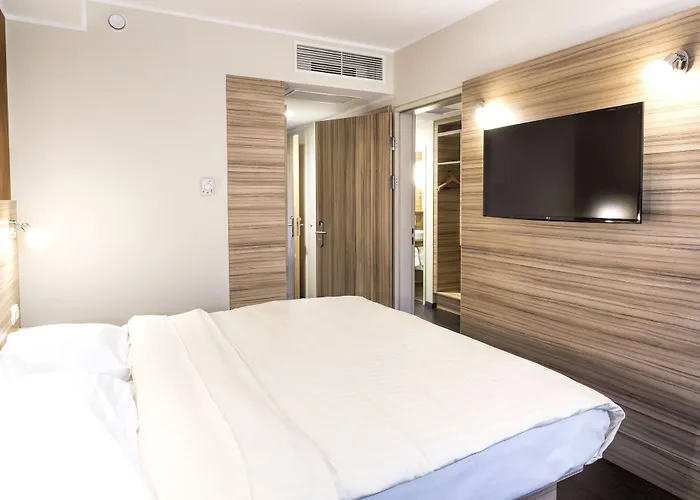 Leonardo Boutique Center Hotel Linec