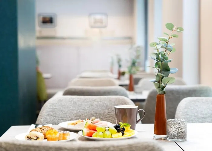 Leonardo Boutique Center Hotel 4*