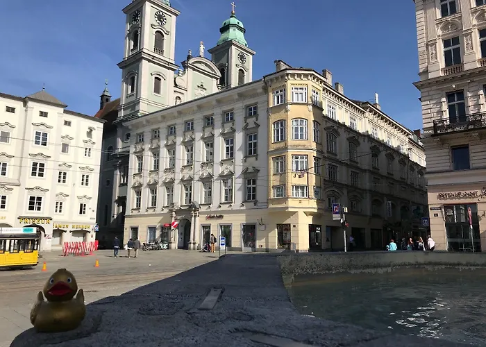 Leonardo Boutique Center Hotel Linec