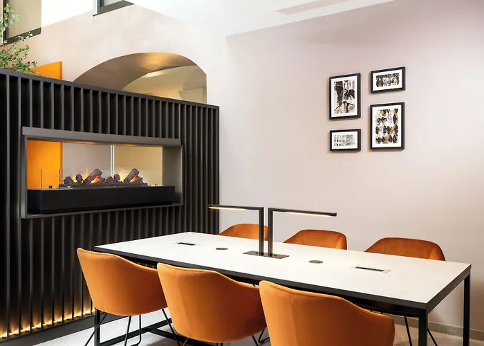 Leonardo Boutique Center Hotel